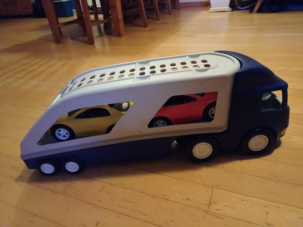Little Tikes Autotransporter met 2 auto's, Kinderen en Baby's, Ophalen of Verzenden, Gebruikt