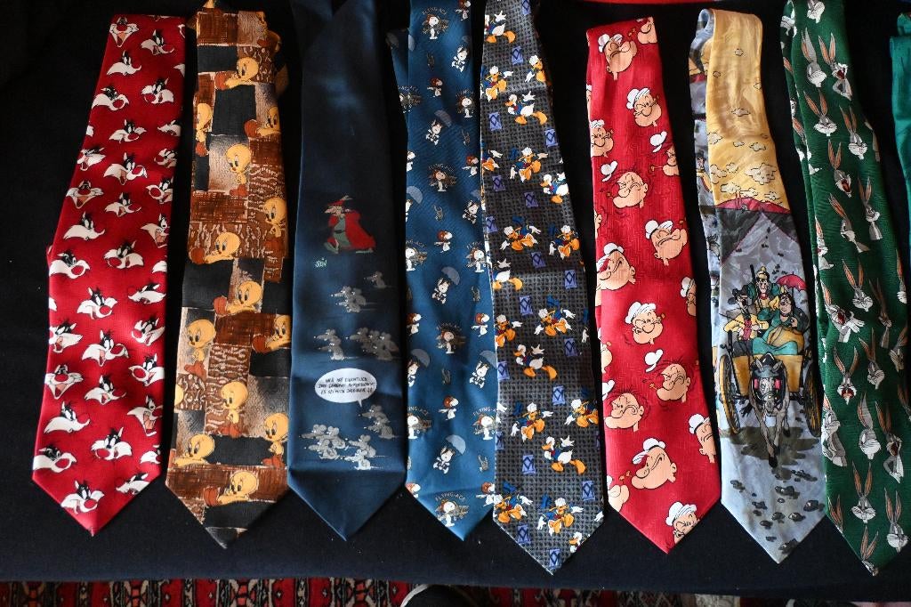 12x comic stropdas disney popeye stein snoopy looney tunes, Ophalen of Verzenden, Zo goed als nieuw, Overige kleuren, Met patroon