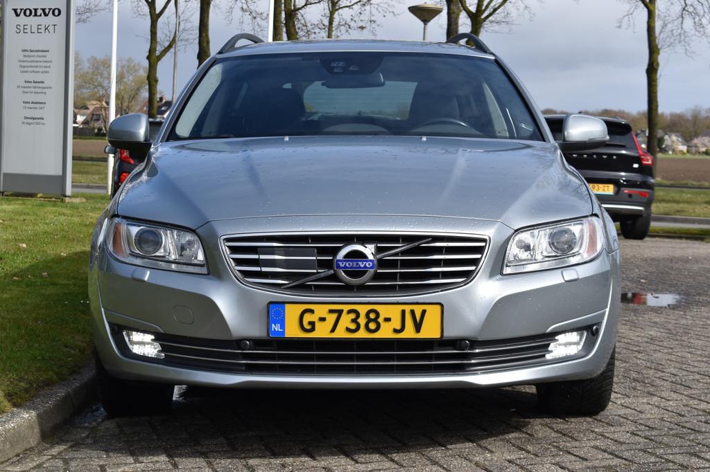 Volvo V70 T4 190PK Automaat Classic Edition | Trekhaak | Ada, Auto's, Gebruikt, 1969 cc, Leder en Stof, V70
