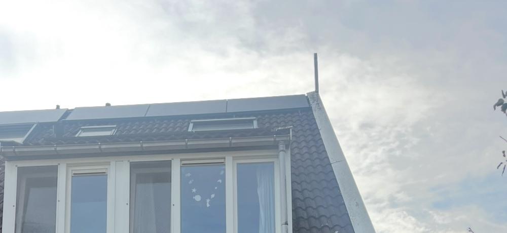 3 Jinko zonnepanelen uit 2022 met rails en koppelsysteem, Doe-het-zelf en Verbouw, Zonnepanelen en Toebehoren, Ophalen, Gebruikt