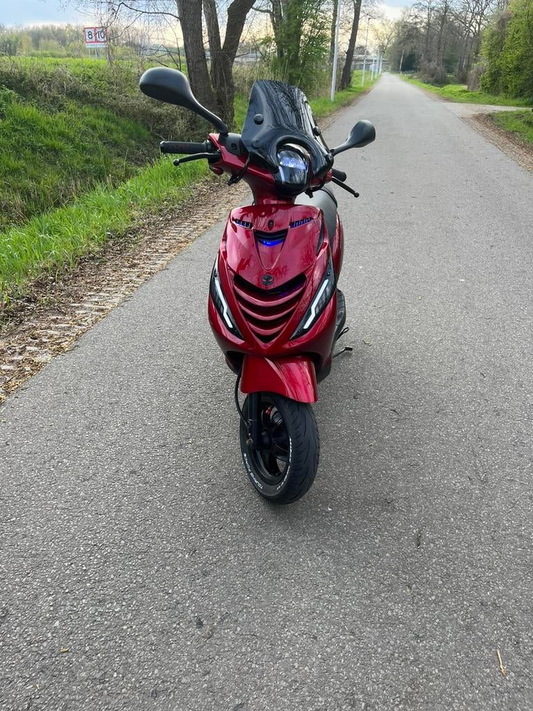 Piaggio zip iget 2019 50cc brom, Fietsen en Brommers, Scooters | Piaggio, Zo goed als nieuw, Zip, Benzine, Ophalen of Verzenden