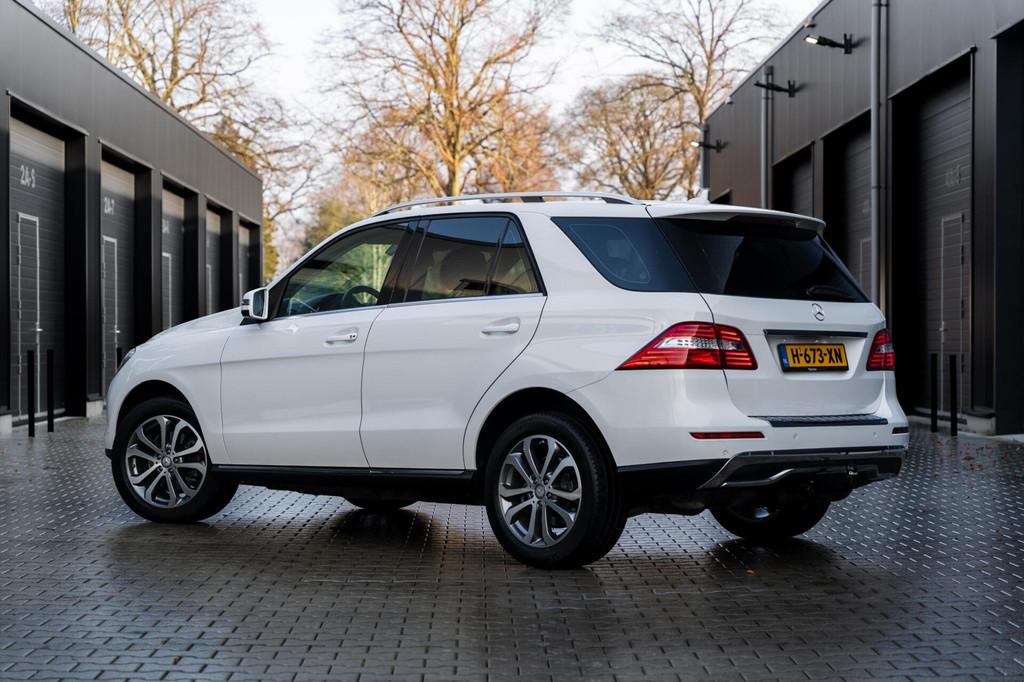 Mercedes M-klasse ML250 *Leder* Navi* LED* Carplay* Trekhaak, Auto's, Mercedes-Benz, Automaat, 2950 kg, Gebruikt, 4 cilinders