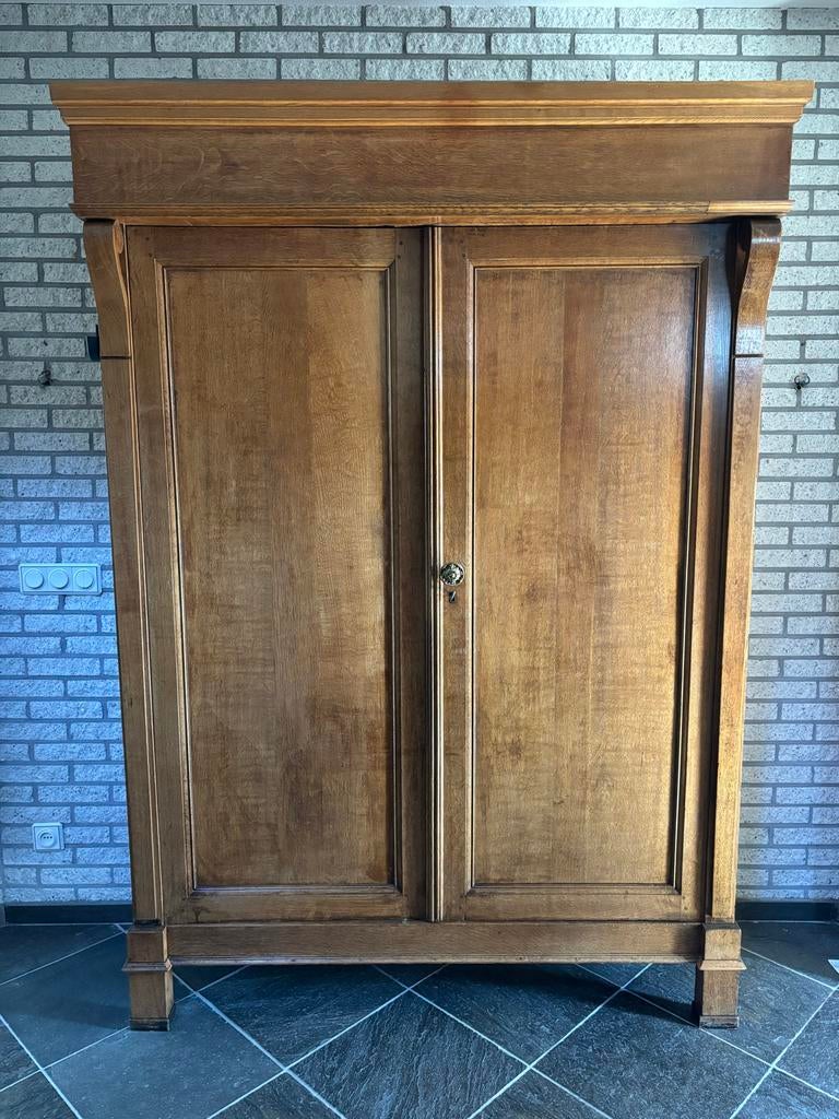 Oude garderobekast, Antiek en Kunst, Ophalen