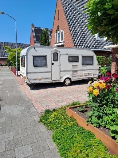 Hylander Design 440, Caravans en Kamperen, Caravans, Overige merken, Standaardzit, Kachel, Omvormbare zithoek