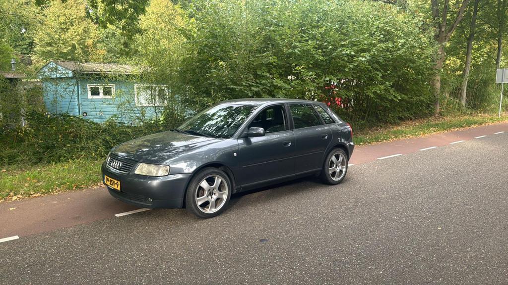 Audi A3 1.6 Attraction 180.000 NAP CLIMA GRIJS 2002, Auto's, Voorwielaandrijving, Stof, Gebruikt, Startonderbreker