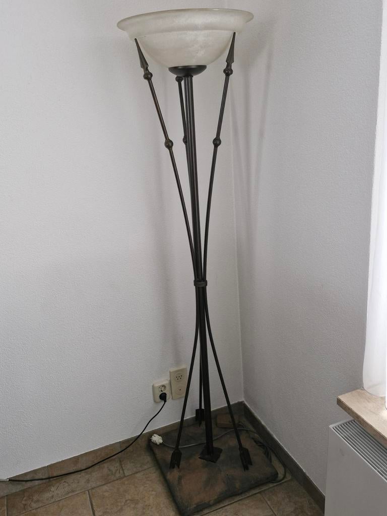 Staande lamp met 3 pijlen en stenen voet, Huis en Inrichting, Ophalen, Modern, Decoratief, Gebruikt, Glas