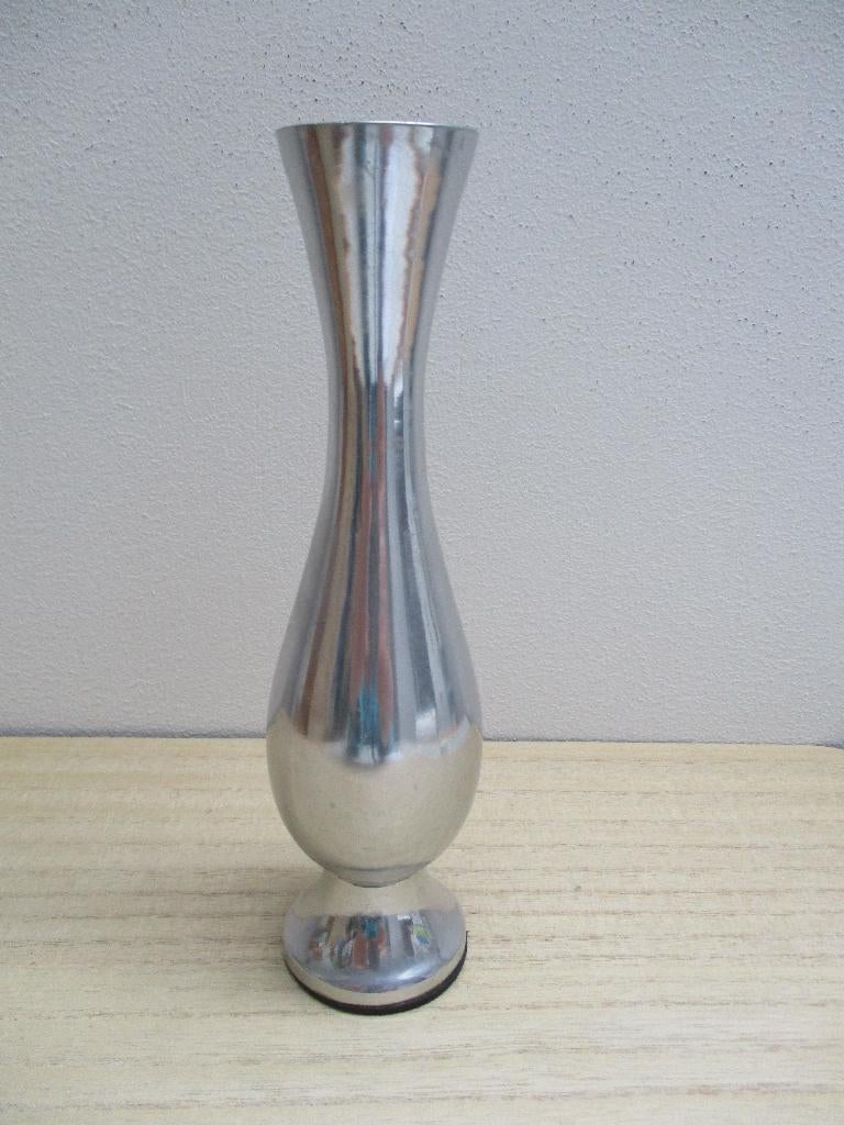 Zilverkleurig vaasje - 17,5 cm., Overige materialen, Overige kleuren, Ophalen of Verzenden, Zo goed als nieuw