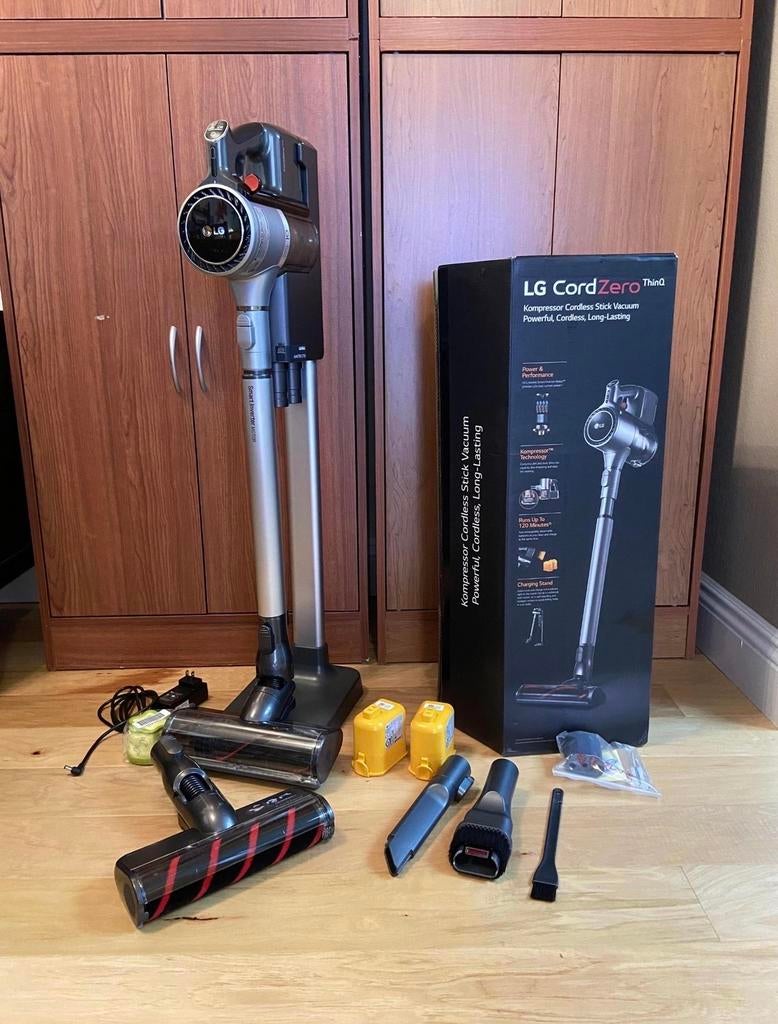 LG Cordzero ThinQ stofzuiger met 4 batterijen en accessoires, Ophalen, Gebruikt, Reservoir, Stofzuiger