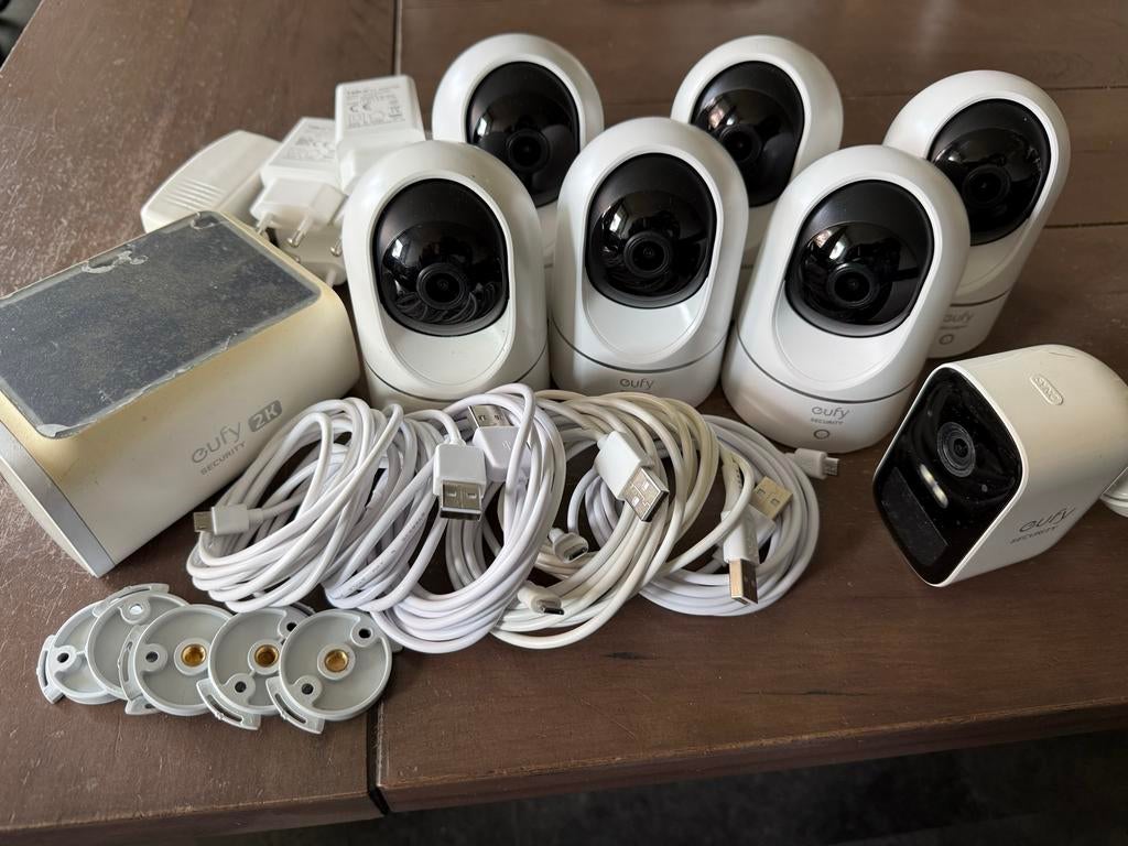 Eufy Beveiligingscamera's - Binnen en Buiten, Ophalen of Verzenden, Zo goed als nieuw, Binnencamera