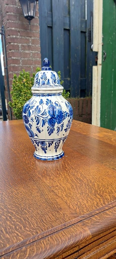 Delfts blauwe vaas met deksel, Ophalen
