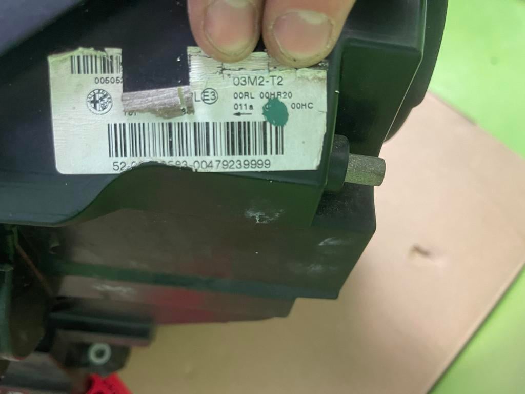 alfa giulietta koplamp rechts lamp 50553073, Auto-onderdelen, Verlichting, Info@fabrikant.eu, Fabrikantstraat 1
1000 AA  Amsterdam, NL