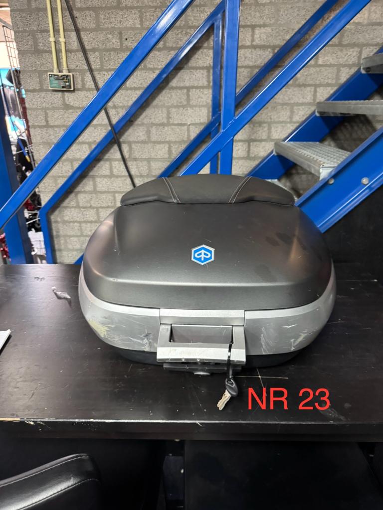 Piaggio MP3 300/500 ABS   model topkoffer matt grijs, Niet ingevuld, Gebruikt, Niet ingevuld, Niet ingevuld