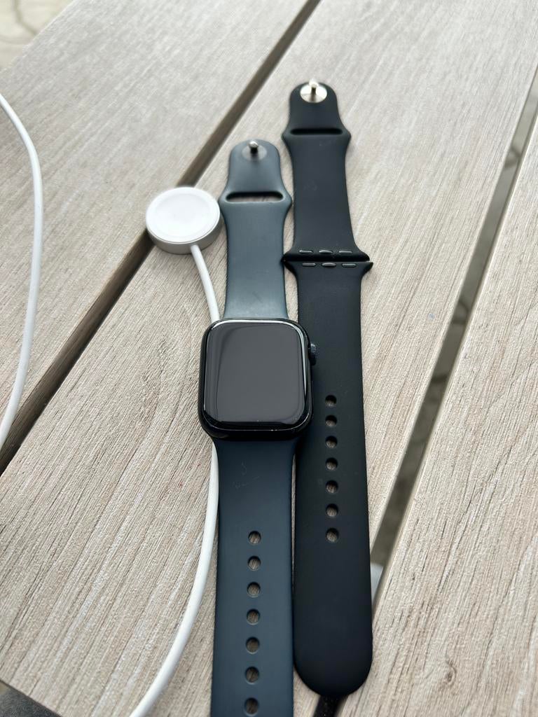 Apple Watch Series 8, Sieraden, Tassen en Uiterlijk, Smartwatches, Afstand, Zwart, IOS, Ophalen of Verzenden