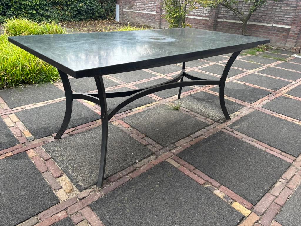 Natuursteen tuintafel, Ophalen, Zo goed als nieuw, Rechthoekig