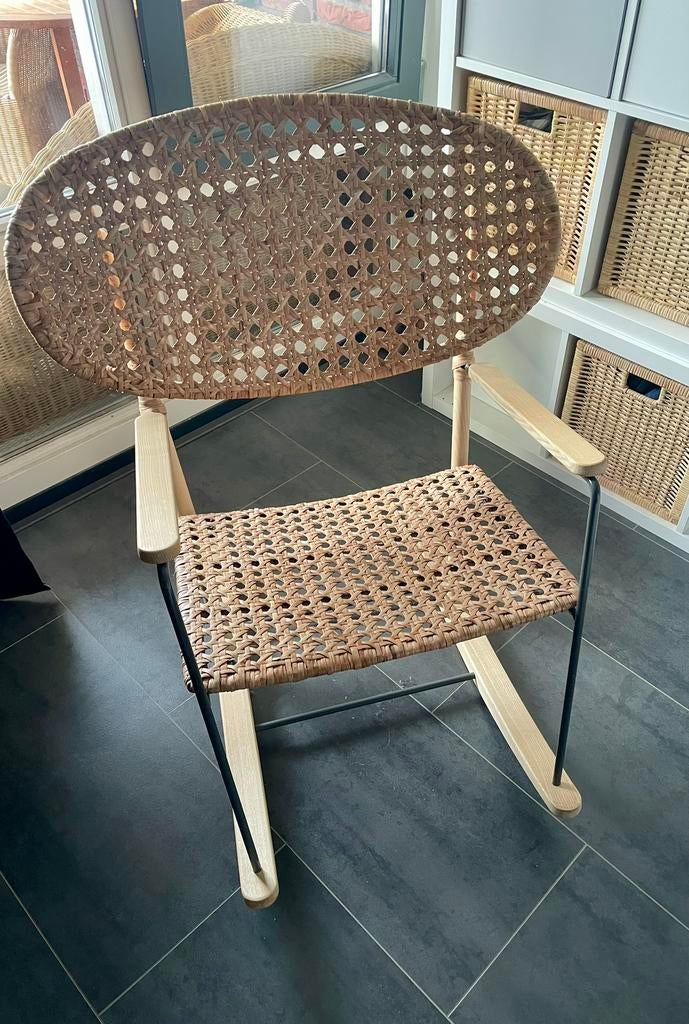 Mooie Rotan/rieten Ikea Gronadal schommelstoel zgan, Huis en Inrichting, Stoelen, Ophalen, Zo goed als nieuw, Bruin, Eén