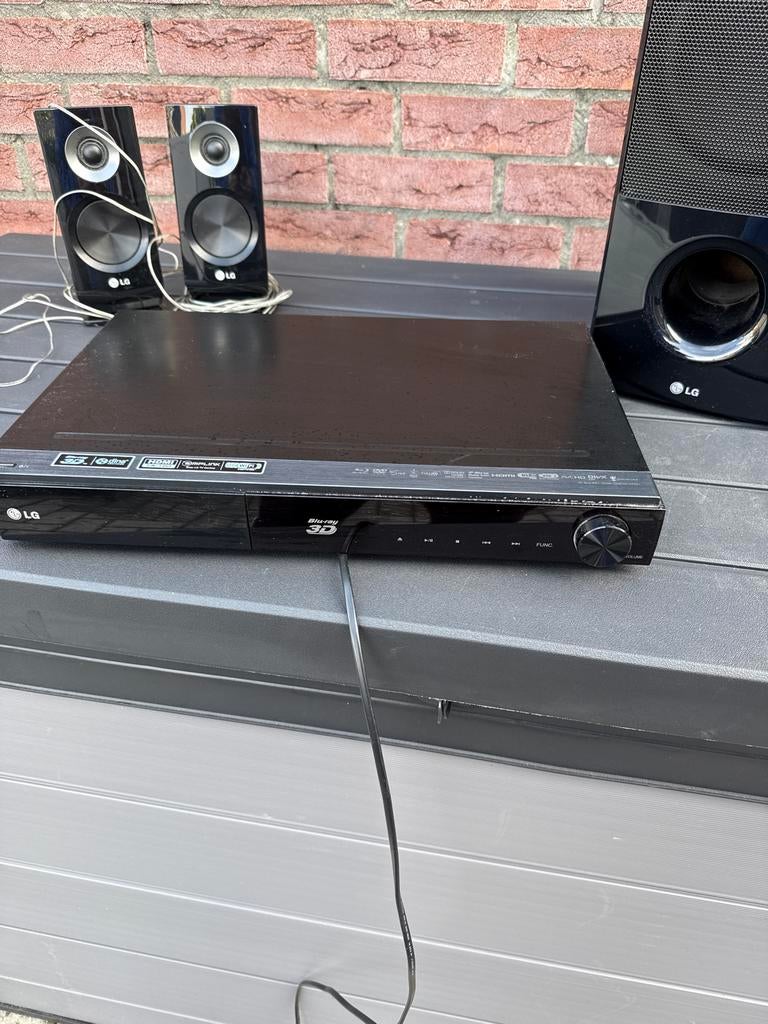LG home cinema set, Ophalen of Verzenden, Gebruikt, 2.1-systeem, Blu-ray-speler