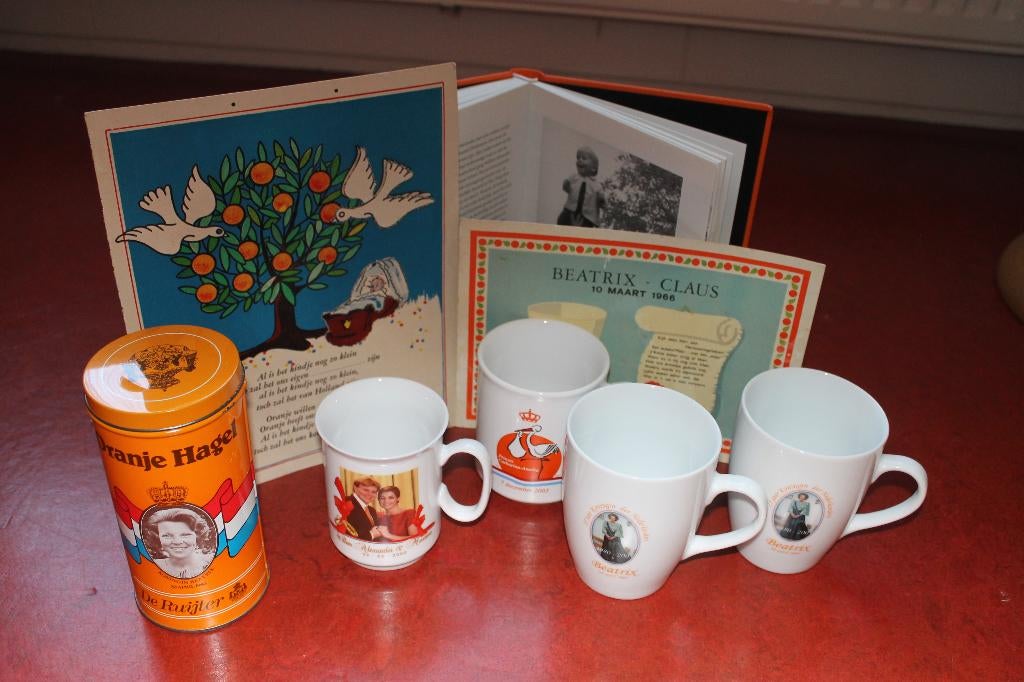 Verzameling jubileums- en herinneringsartikelen koningshuis, Ophalen of Verzenden, Zo goed als nieuw, Nederland, Overige typen