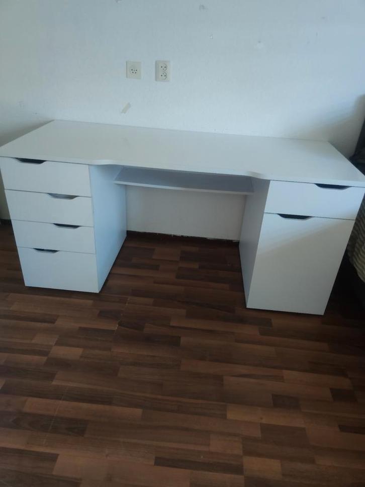 Groot wit hoogglans bureau met lades, Huis en Inrichting, Bureaus, Gebruikt, Wit, Met lades, Ophalen