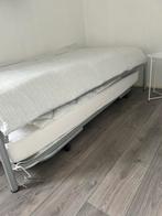 Bed met onderschuifbed, Ophalen, 90 cm, Eenpersoons, Zo goed als nieuw