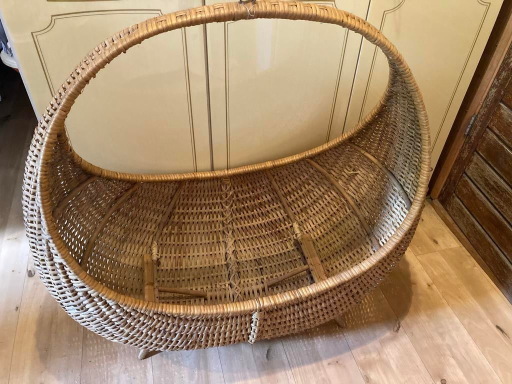 Rieten hangwieg - lijkt op Celine wieg, Ophalen, Gebruikt, Wieg