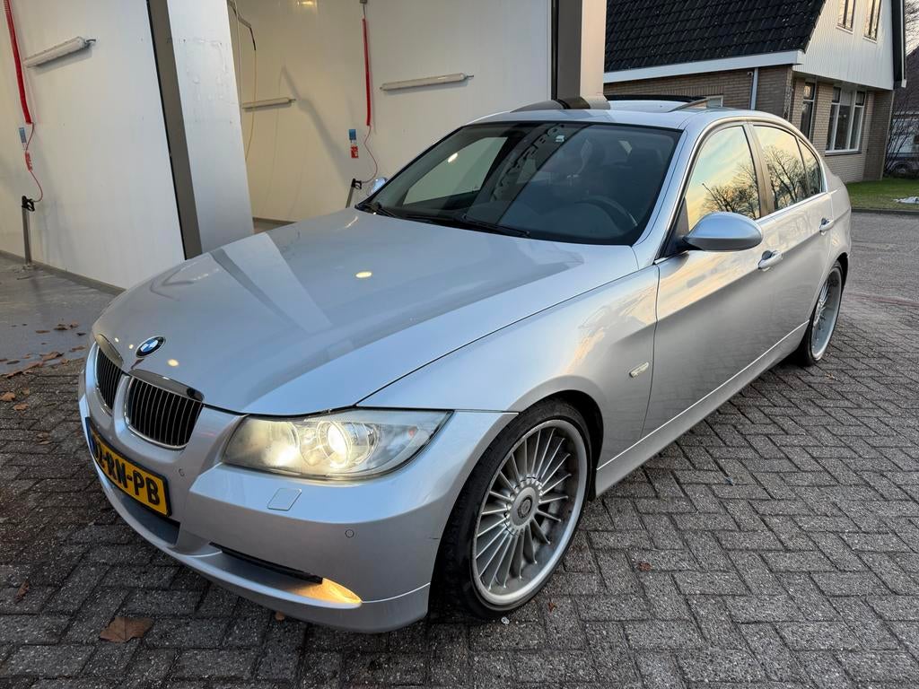 BMW 3-Serie 325i sedan - motorschade - leer - open dak - apk, Auto's, BMW, Particulier, 3-Serie, Alarm, Bi-Xenon koplampen, Climate control