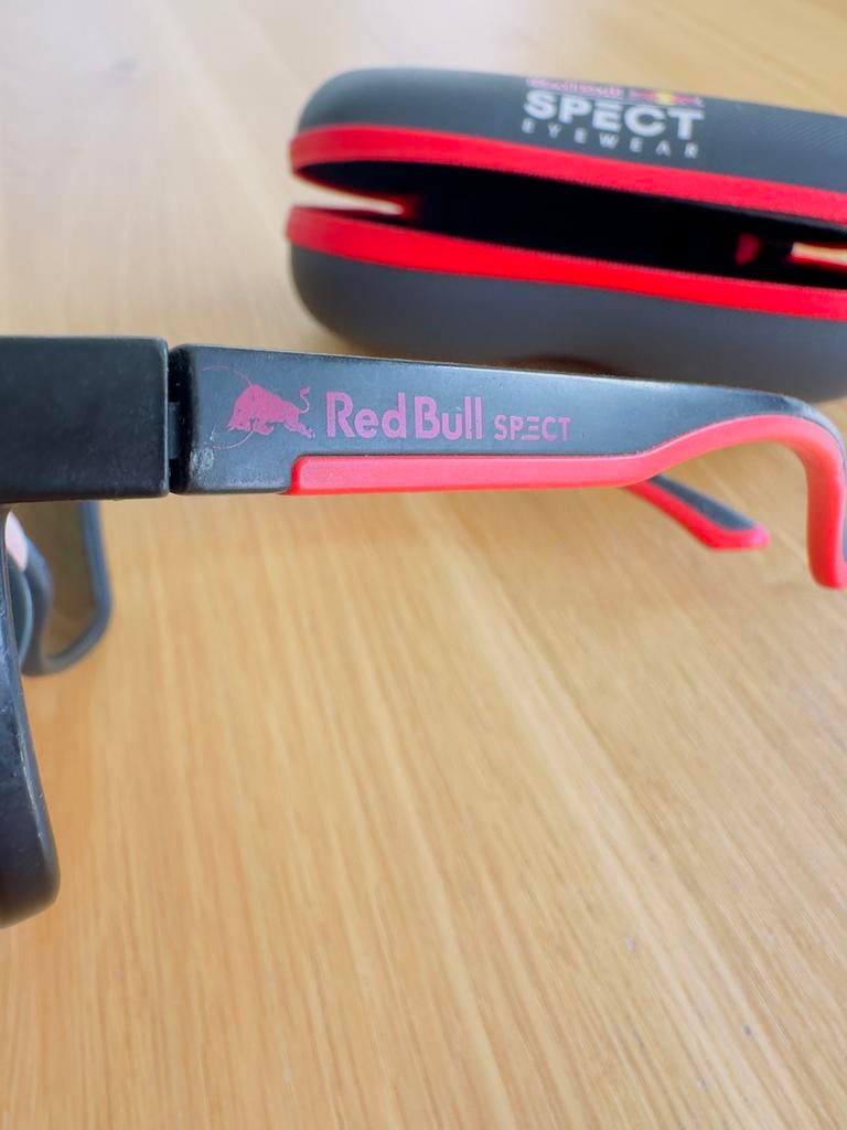 Red Bull SPECT Zonnebril met etui, Overige merken, Gebruikt, Zonnebril, Zwart