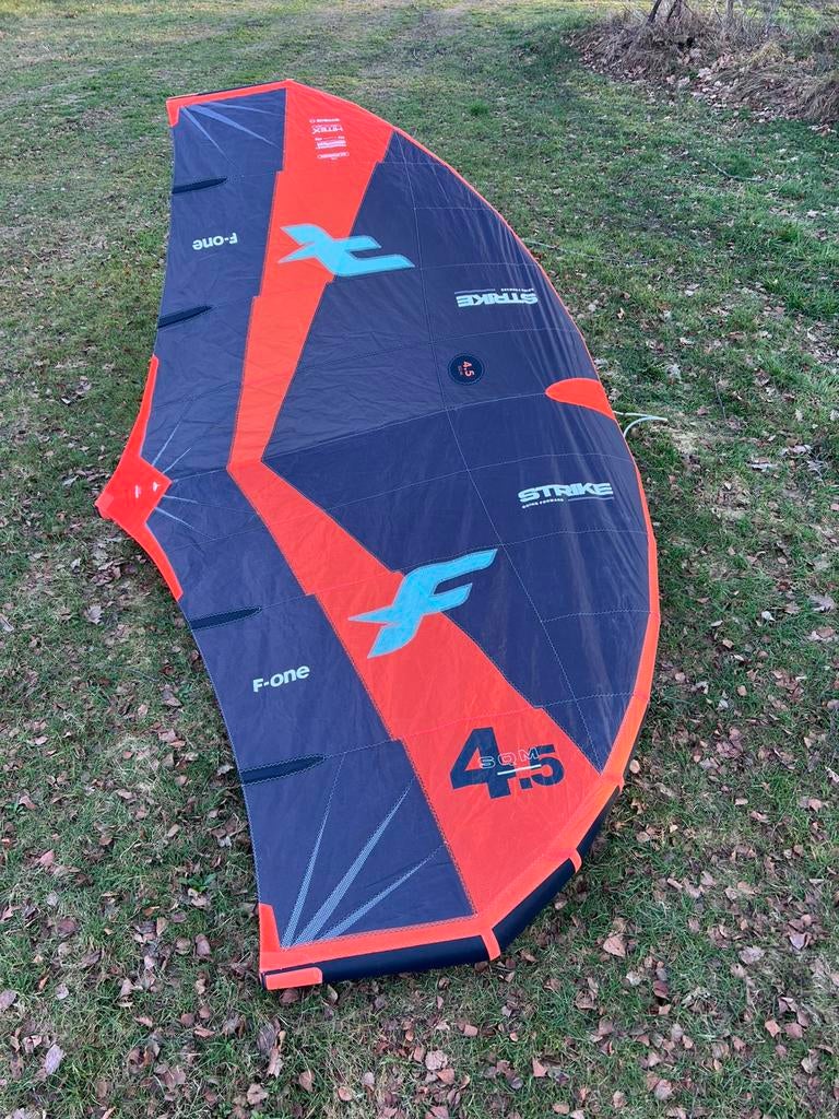 F-One Strike V4 4,5m soft en hard handles, Ophalen of Verzenden, Zo goed als nieuw, Wingsurf-wing