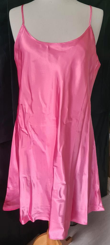 Nieuw, roze slaapjurk, maat 40 (M), Kleding | Dames, Pyjama's, Nieuw, Maat 38/40 (M), Ophalen of Verzenden