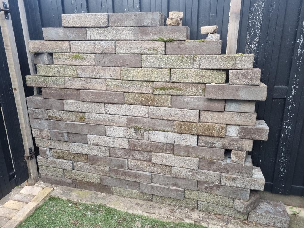 Gratis grijze borderrandstenen, Tuin en Terras, Ophalen, Gebruikt, Beton, Klinkers