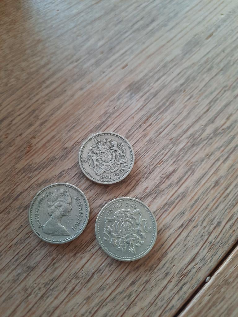 Engeland.  3 x one pound, Postzegels en Munten, Munten | Europa | Niet-Euromunten, Ophalen of Verzenden, Overige landen