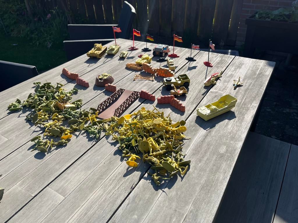 Leger poppetjes geel, Ophalen of Verzenden, Gebruikt