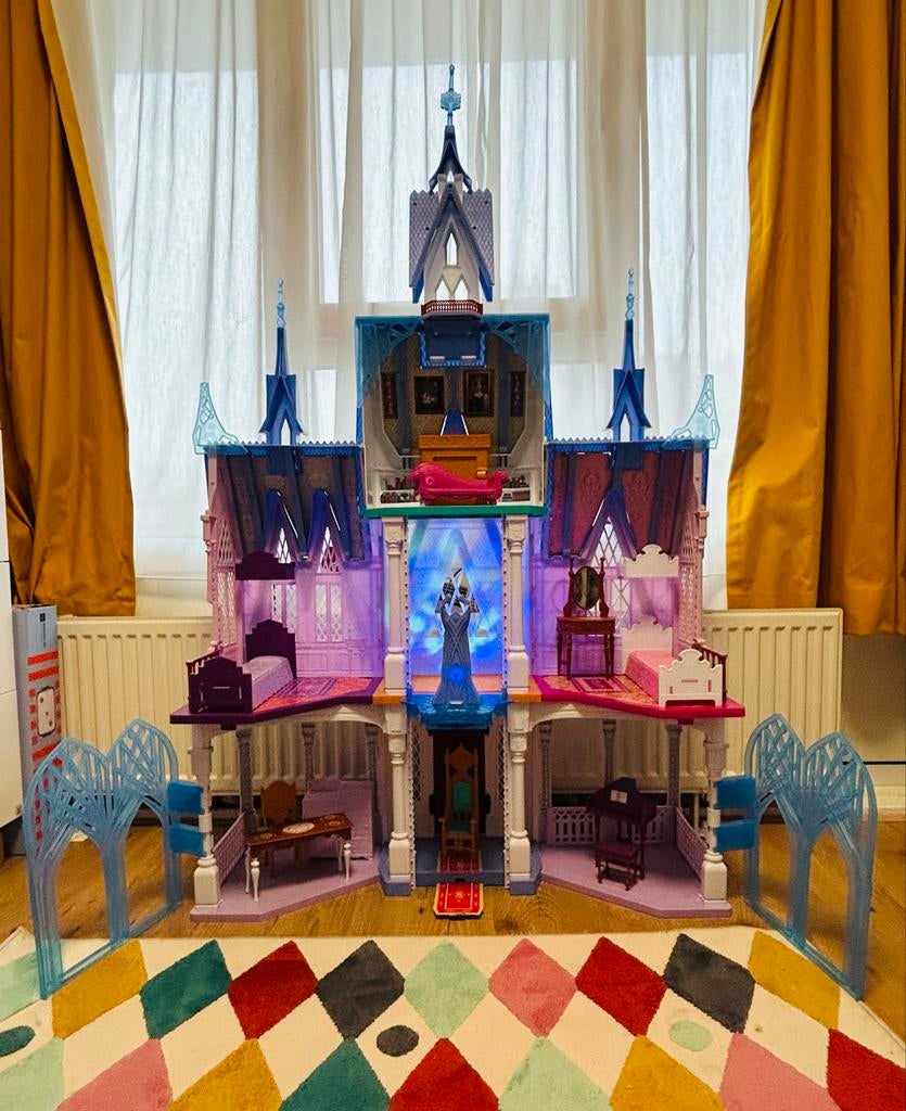 Elsa Frozen Kasteel, in nette staat, Ophalen, Gebruikt, Poppenhuis