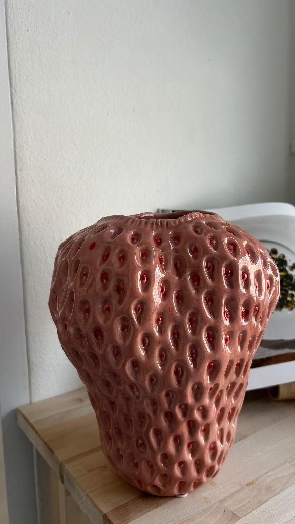 Decoratieve Aardbei Vaas Handgemaakt, Ophalen, Overige kleuren, Aardewerk of Porselein, Zo goed als nieuw