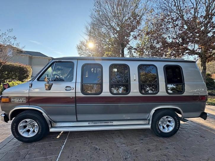 1987 chevy G20 conversion van G10 G30, Auto's, Chevrolet, Particulier, Chevy Van, Benzine, Euro 1, Overige carrosserieën, Automaat
