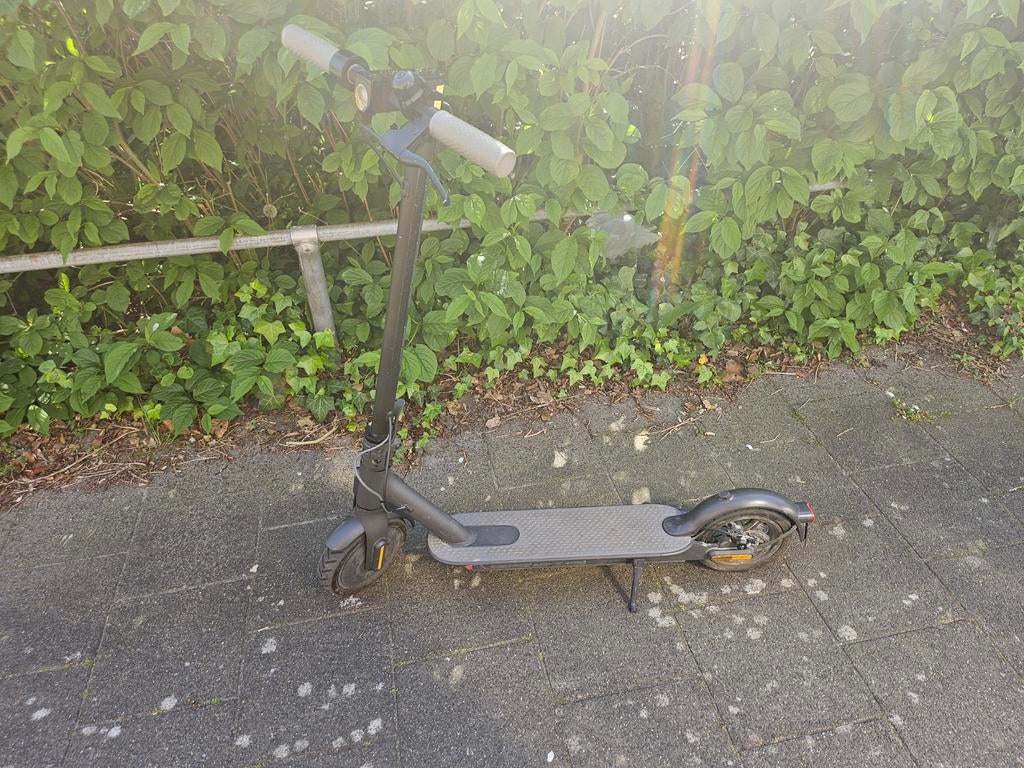 Xiaomi Mi Electric Scooter Essential  Elektrische step, Fietsen en Brommers, Steps, Ophalen, Zo goed als nieuw, Elektrische step (E-scooter)