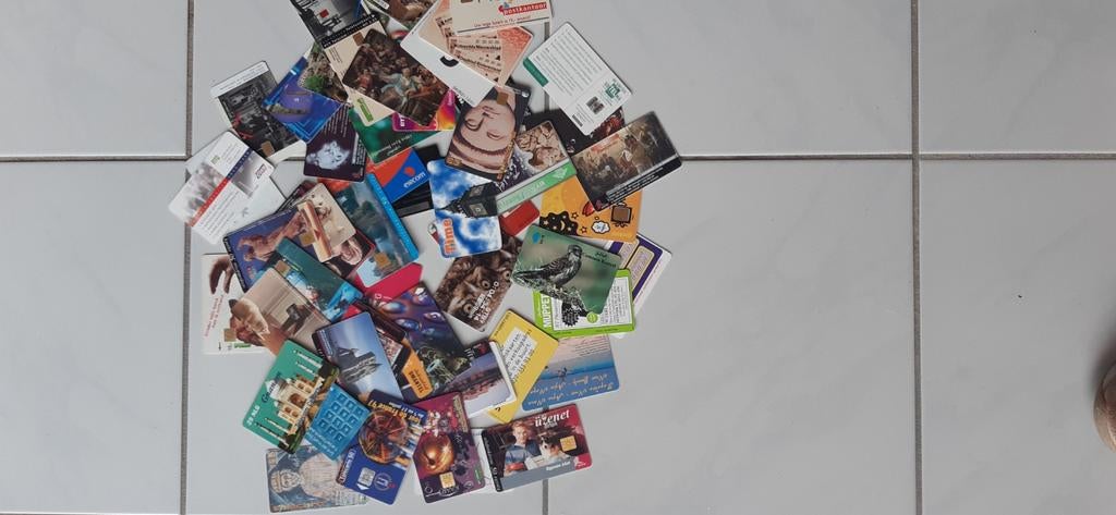 Ong 100 telefoonkaarten uit allerlei landen, Ophalen of Verzenden, Buitenland