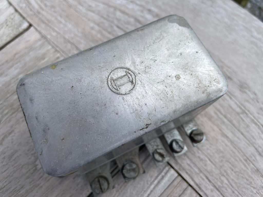 Bosch spanningsregelaar oldtimer motoren., Ophalen, Nieuw