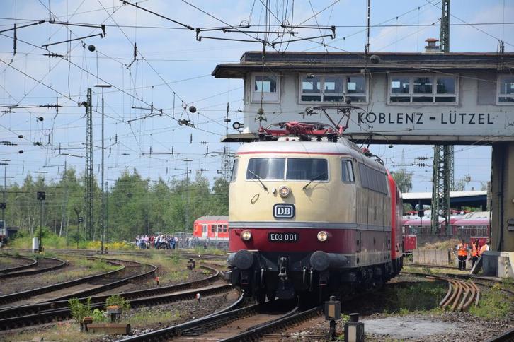 MARKLIN 3053 Duitse oldtimer Intercity loc E 03 002 DB, Hobby en Vrije tijd, Modeltreinen | H0, Zo goed als nieuw, Locomotief