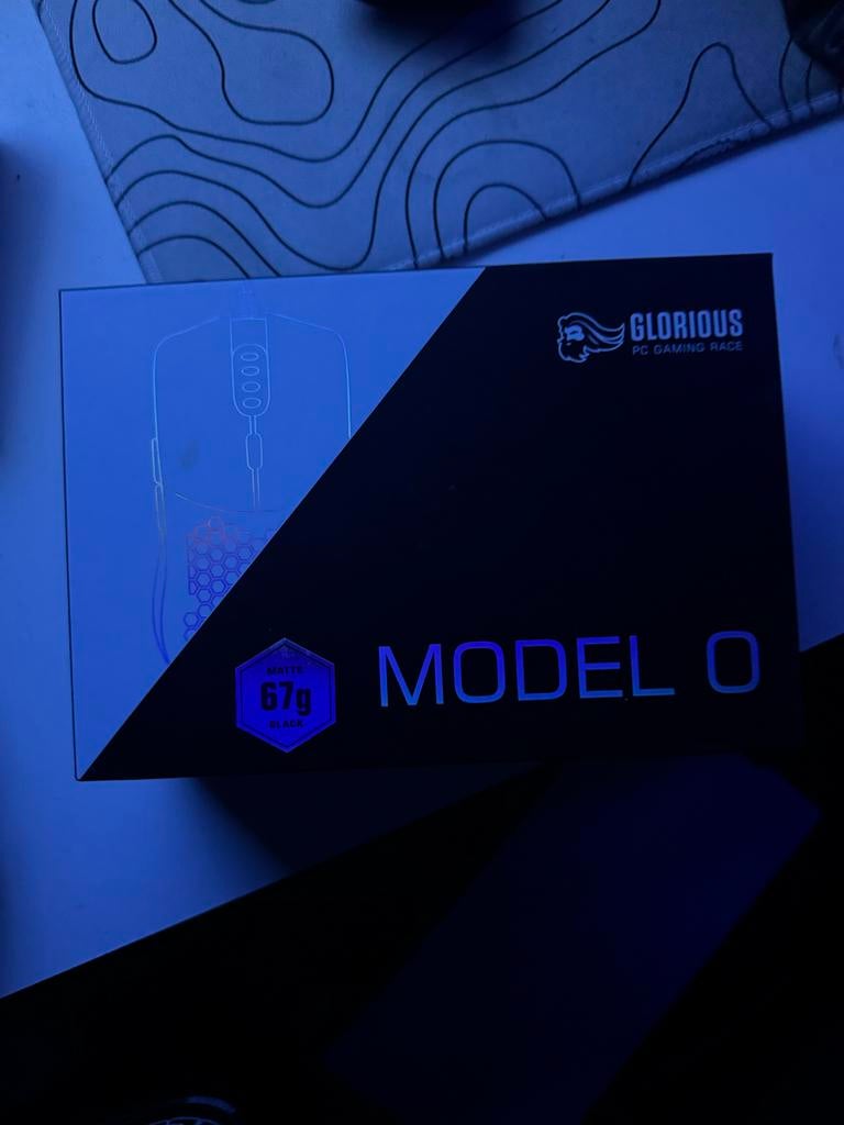 Glorious Model O Gaming Muis - Lichtgewicht & Snel, Computers en Software, Muizen, Zo goed als nieuw, Muis, Rechtshandig, Bedraad