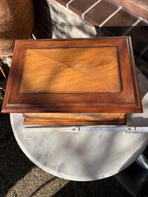 Antiek houten pilarenkist kist kistje, Antiek en Kunst, Ophalen of Verzenden