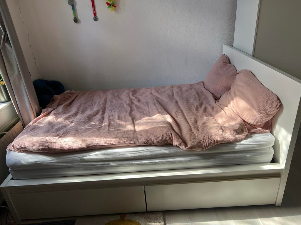 Ikea MALM bed 140x200cm met lades, matras en topper, Ophalen, Gebruikt, Wit, Tweepersoons