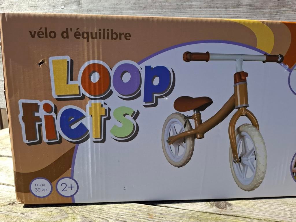Nieuwe bruine loopfiets vanaf 2 jaar max 30 kg, Ophalen of Verzenden, Nieuw
