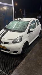Toyota Aygo 1.0 12V Vvt-i 3DRS MMT 2011 Wit, Voorwielaandrijving, 4 stoelen, Handgeschakeld, Particulier