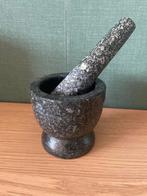 Robuuste natuurstenen vijzel met stamper, Overige typen, Ophalen of Verzenden, Zo goed als nieuw, Steen/keramiek