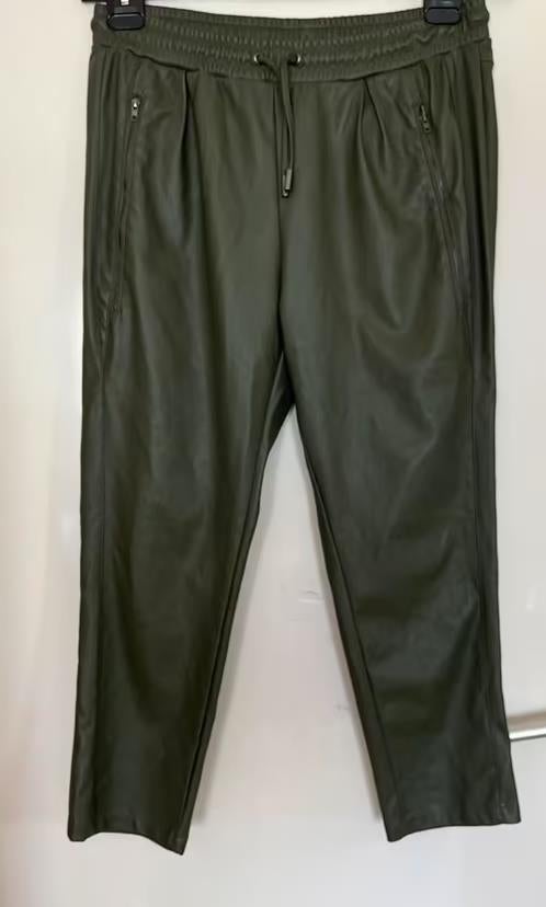 Gina Benotti mosgroene Lederlook pantalon maat 44, Kleding | Dames, Maat 42/44 (L), Ophalen of Verzenden, Zo goed als nieuw, Lang