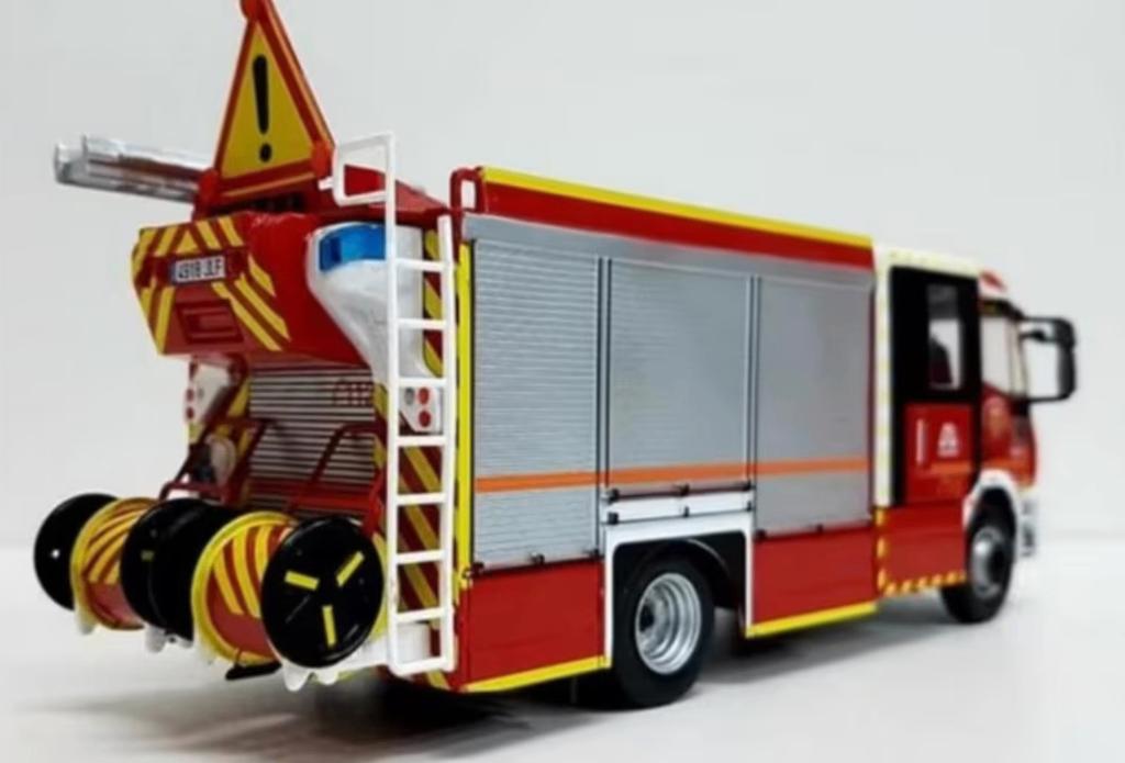 Iveco Magirus FF160E32W Spaanse Brandweer schaal 1/43, Verzenden, Nieuw, Bus of Vrachtwagen, Overige merken
