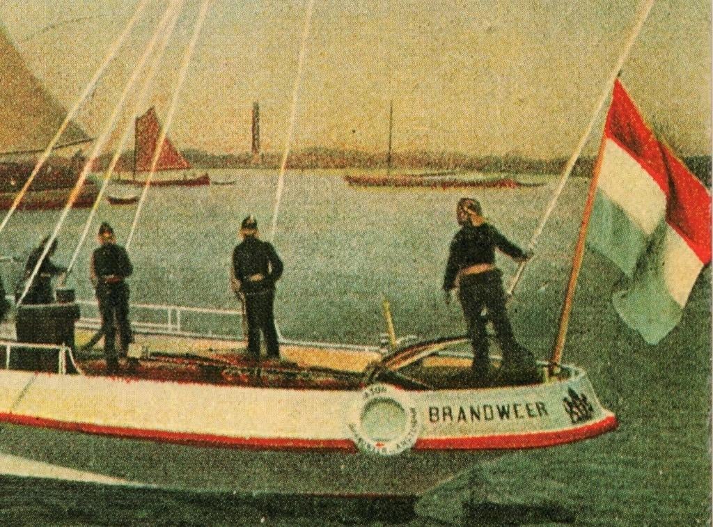 801527 Amsterdam Brandweer Op het IJ Niet Gelopen, Ophalen of Verzenden, 1960 tot 1980, Ongelopen, Noord-Holland