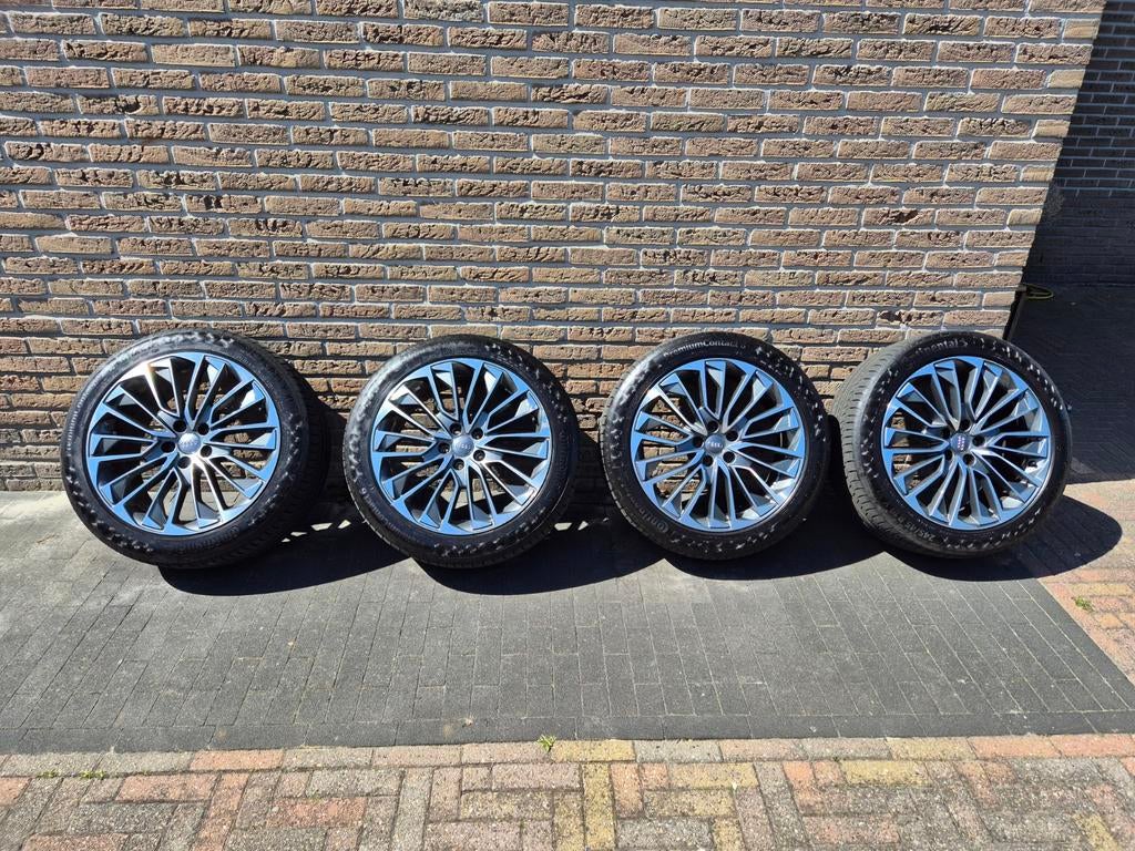 Originele Audi A6 c8 19 inch zomerset., Auto-onderdelen, Banden en Velgen, 245 mm, Banden en Velgen, Zomerbanden, Ophalen