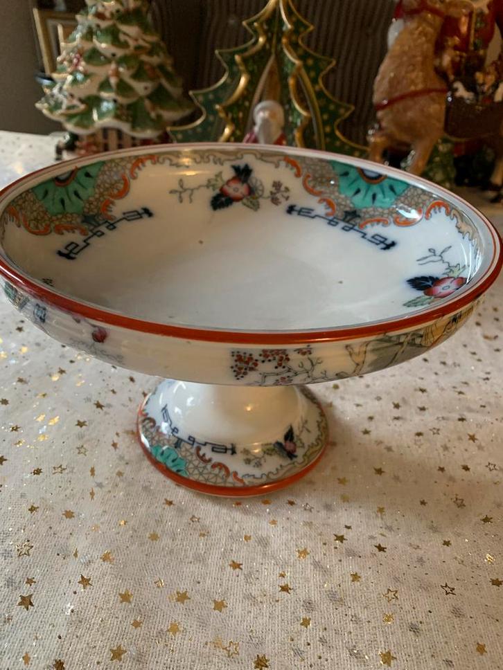 Zeldzame Maastricht aardewerk schaal op voet, Antiek en Kunst, Antiek | Schalen, Ophalen of Verzenden