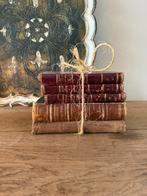 Set oude Franse boekjes in rode tint, Ophalen